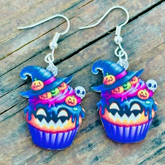 NEW Spooky Witch Cupcake Earrings - Picture 1 of 1